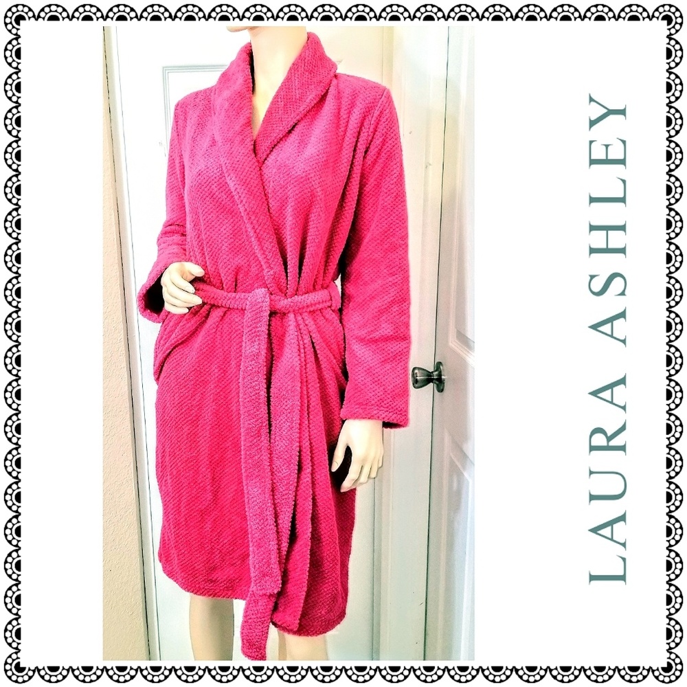 {Laura Ashley} Rose red fluffy belted robe, sz S